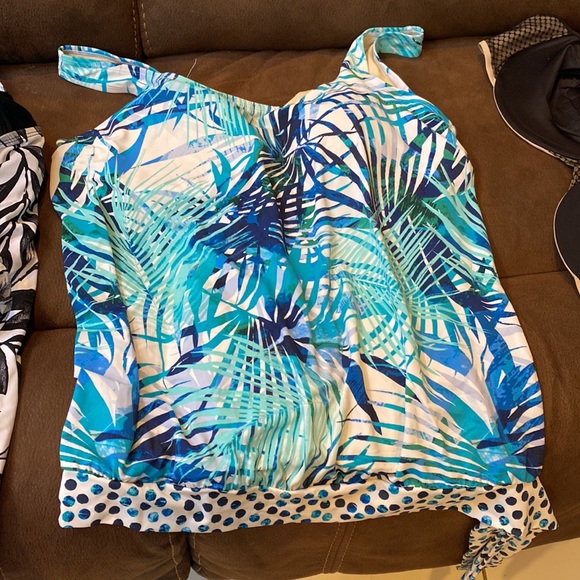 3 Swimsuits for all tankini swim tops - size 20 - Picture 4 of 5